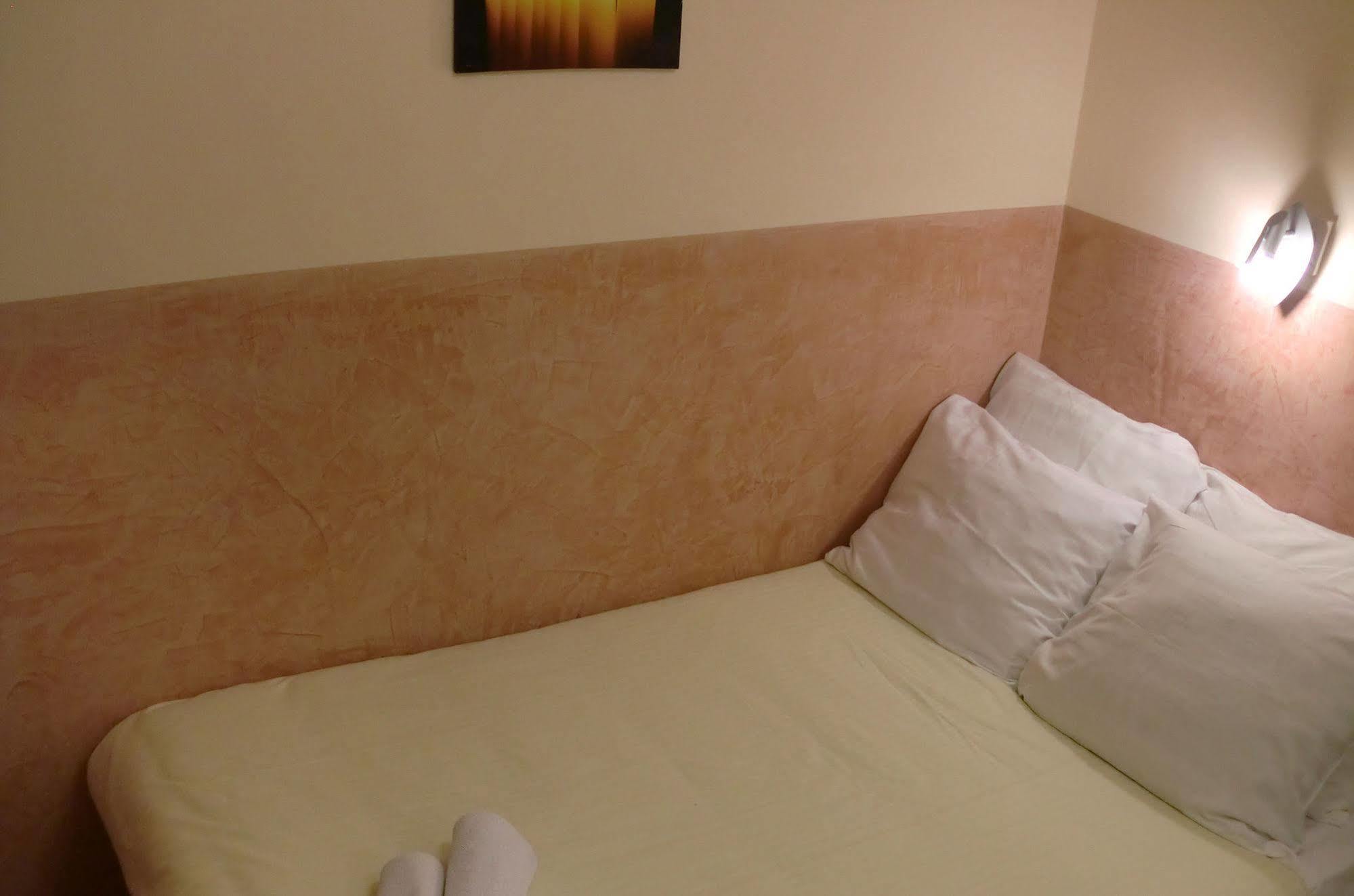 Budget Hotel Neutraal Амстердам Экстерьер фото